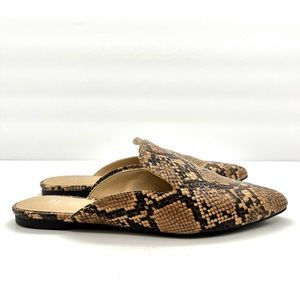 Renvy - Brand NEW Leather snake skin mules - 7.5